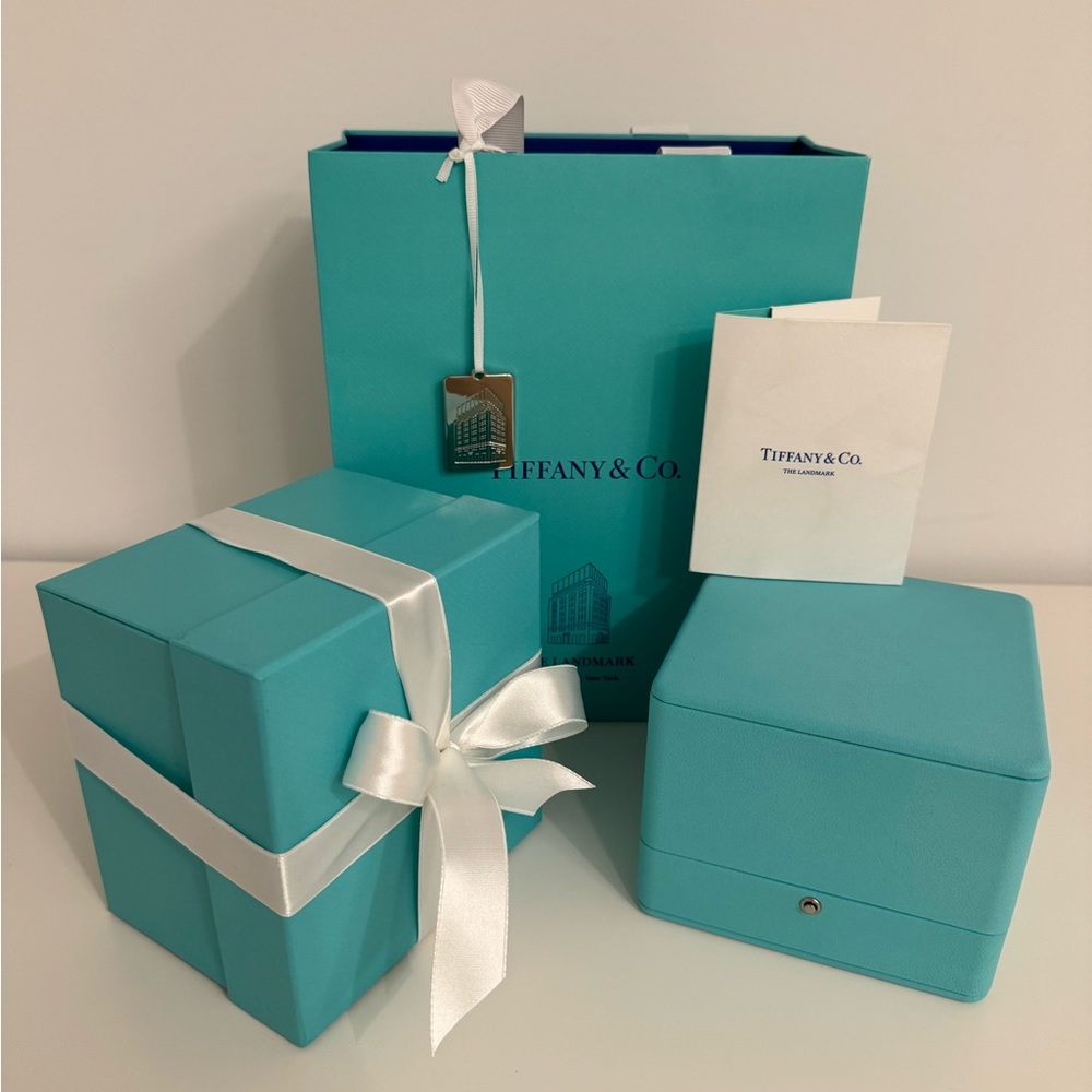 ✨Authentic Deluxe Tiffany’s Gift packaging Set✨